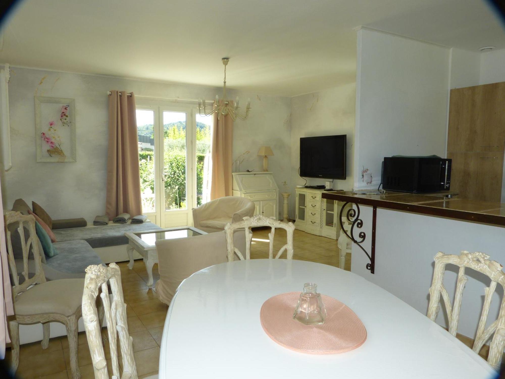 Eclats Du Sud Hebergements "Les Lavandes" Ou "Les Romarins" Meubles De Tourisme Classes 3 Etoiles Auriol Zimmer foto