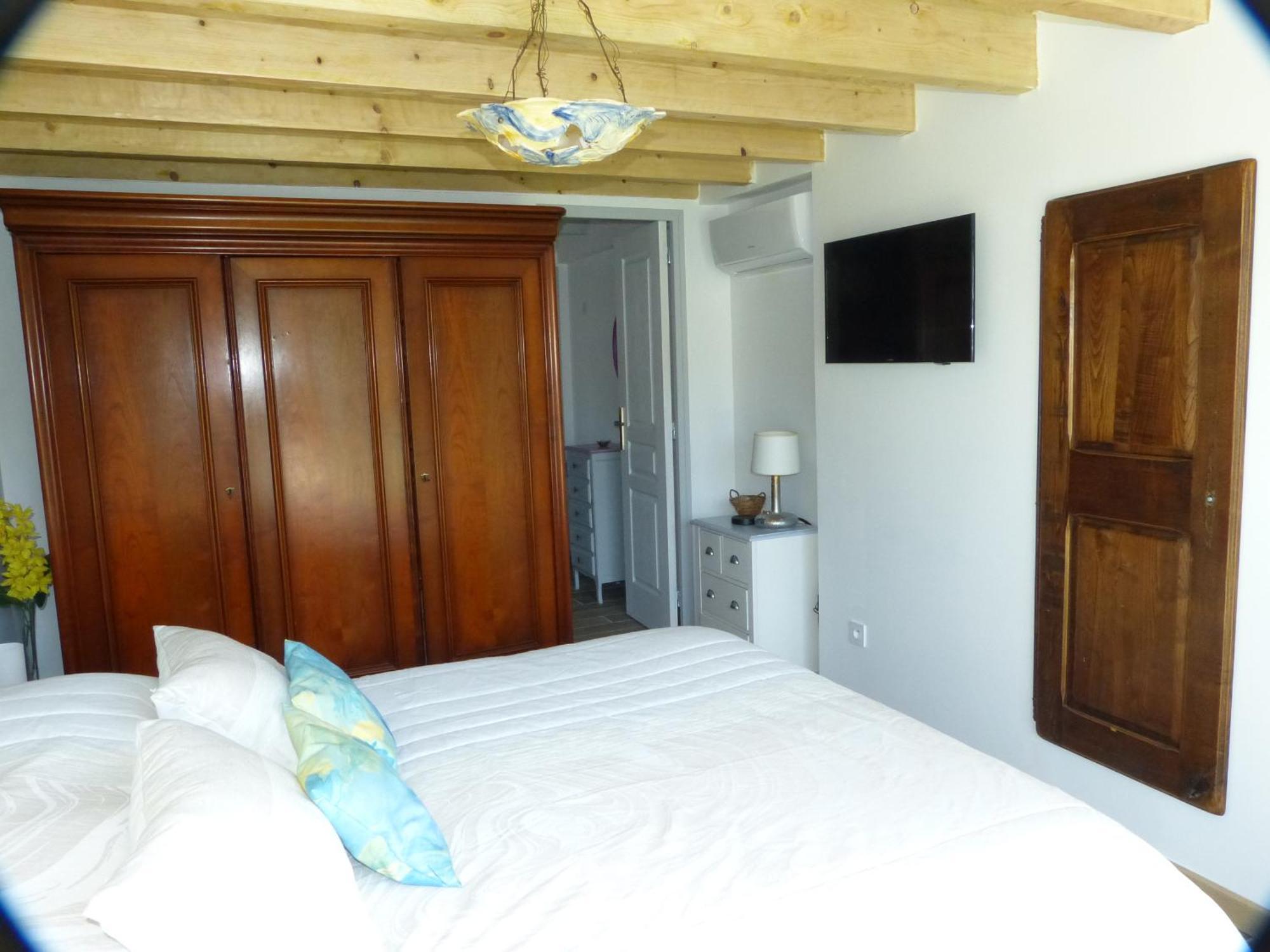 Eclats Du Sud Hebergements "Les Lavandes" Ou "Les Romarins" Meubles De Tourisme Classes 3 Etoiles Auriol Zimmer foto