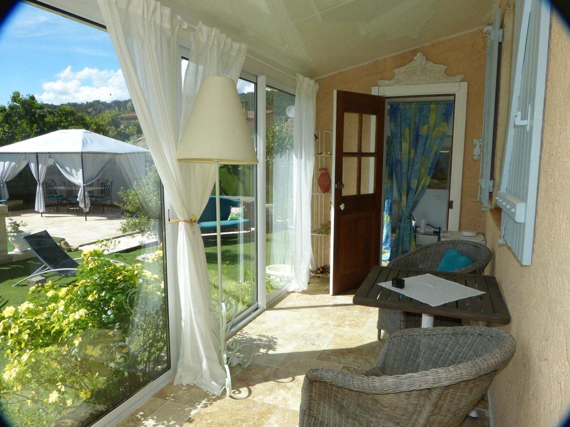Eclats Du Sud Hebergements "Les Lavandes" Ou "Les Romarins" Meubles De Tourisme Classes 3 Etoiles Auriol Zimmer foto